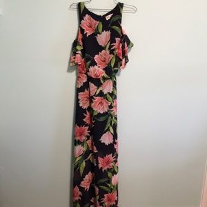 Maxi dress with flutter sleeve and tie waist